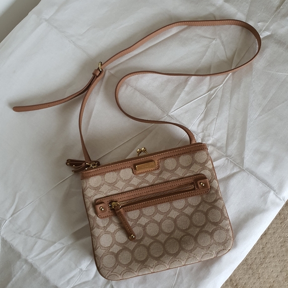 1 DAY SALE ONLY! ☆ NINE WEST Crossbody Bag LIKE new - Picture 14 of 15